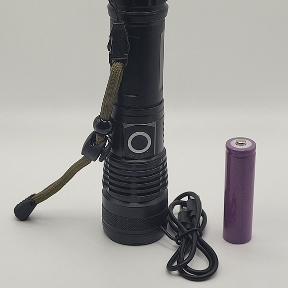 Flashlight Rechargeable Tactical 1200 Lumens 6000K daylight - Picture 11 of 11